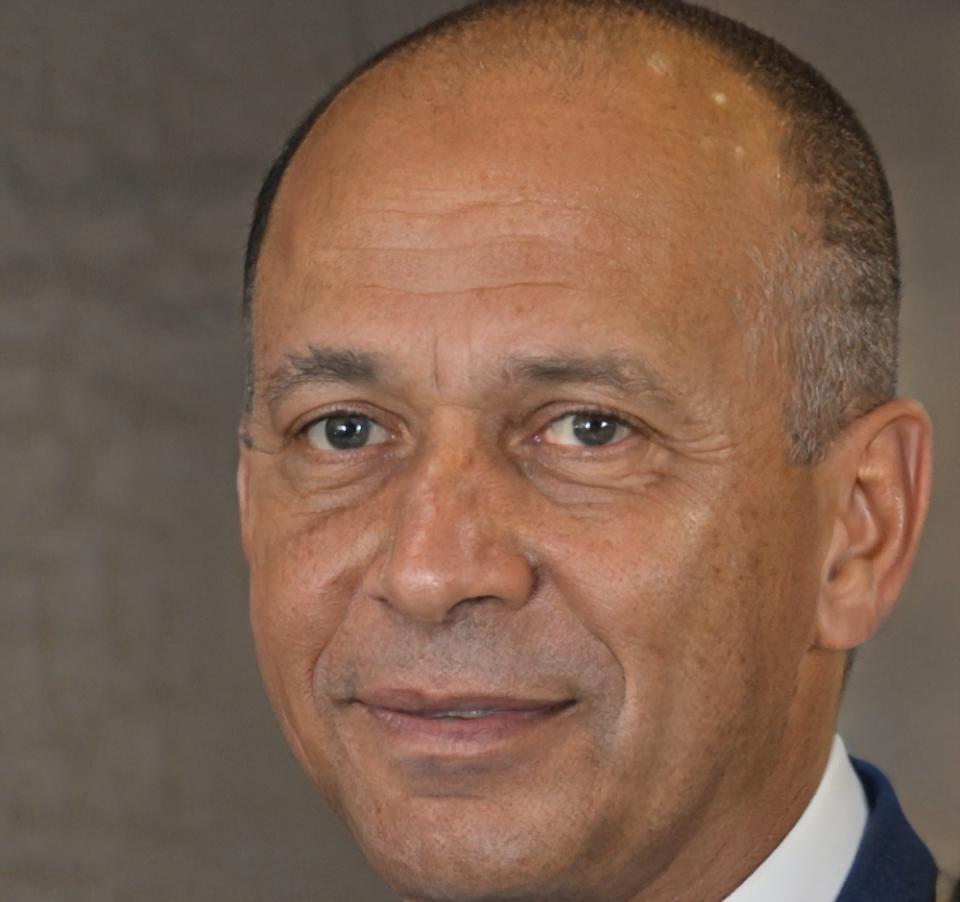 Portrait de Marc Dubois, expert en planification financière
